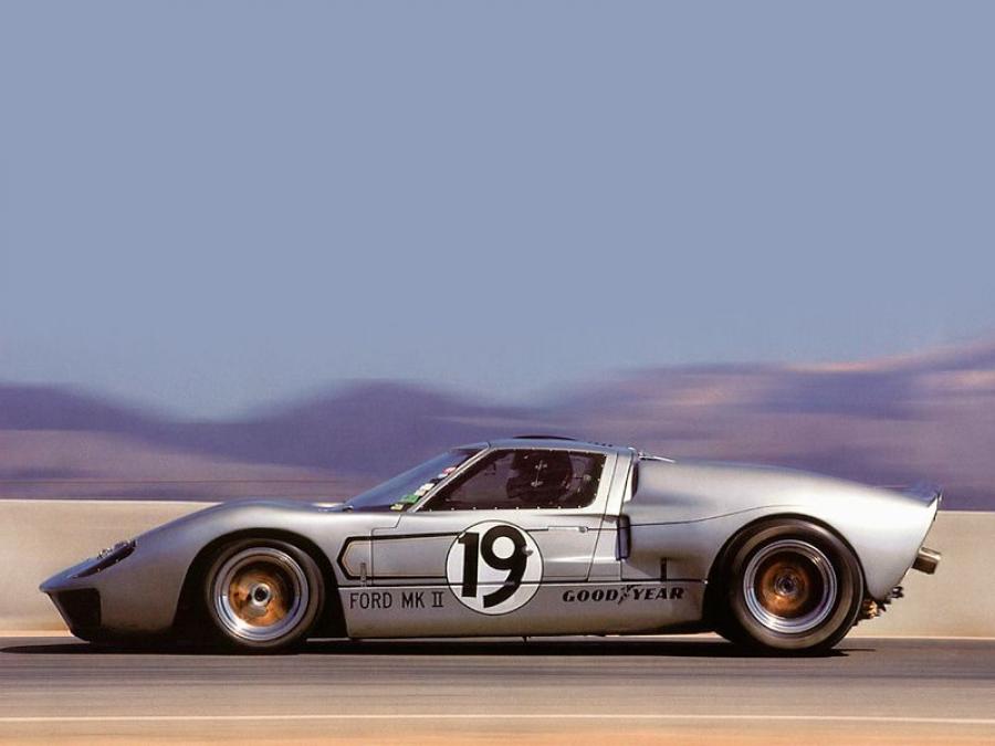  Ford GT40 (Mk II) 1965 года  (фото 2 из 118)